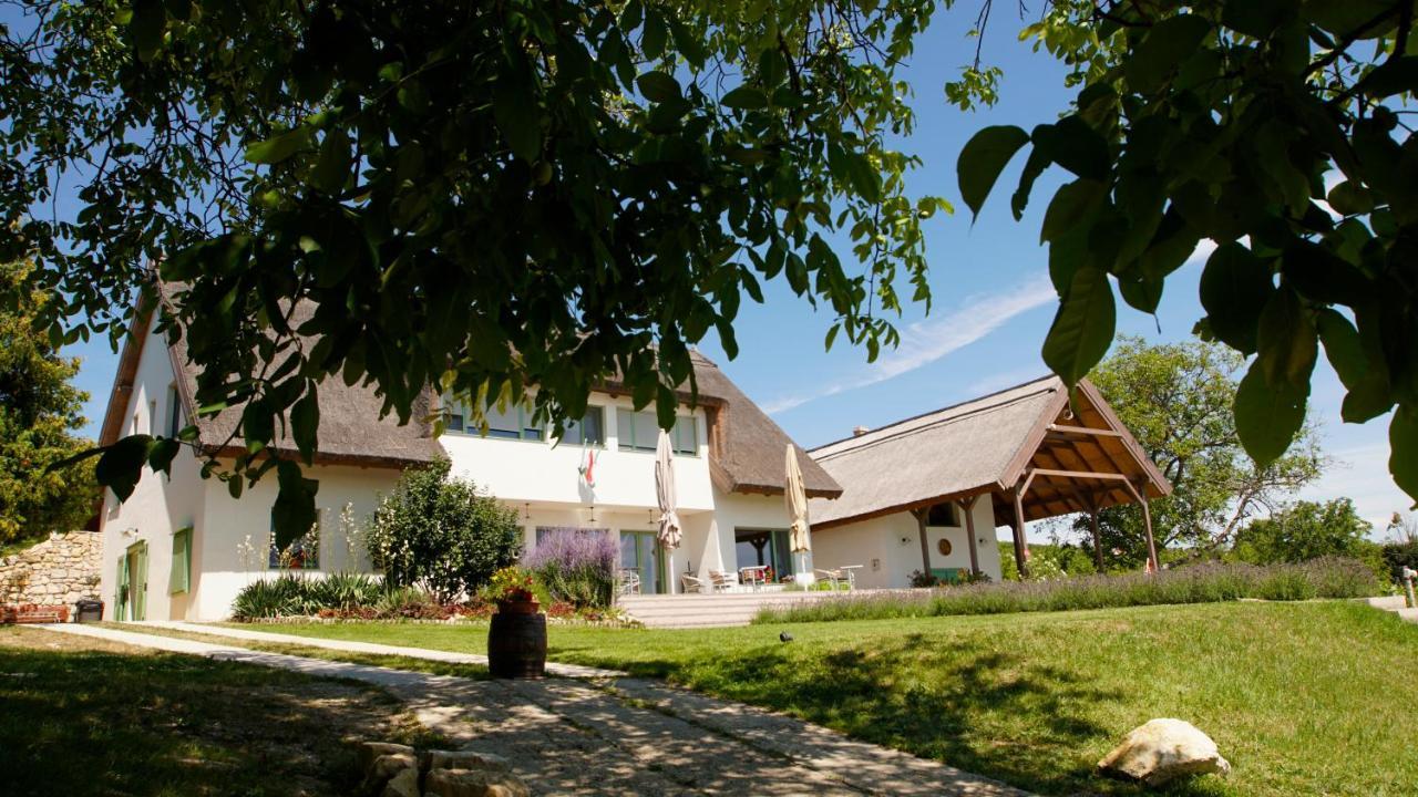Fuerjes Udvarhaz Vaszoly Ngoại thất bức ảnh